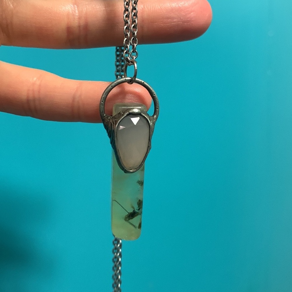 Prehnite & faceted peach moonstone Tiffany technique crystal pendant - Picture 5 of 14